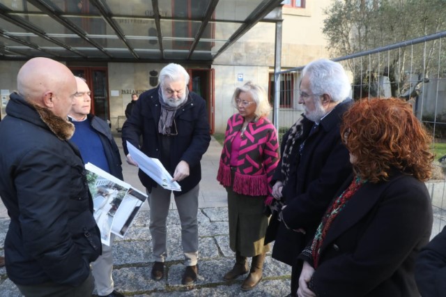 A Mesa do Parlamento de Galicia supervisa o inicio das obras de mellora da accesibilidade ao Pazo do Hórreo